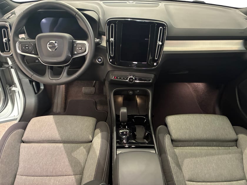 Bild 5 av Volvo XC40 B3 FWD Bensin Plus Dark
