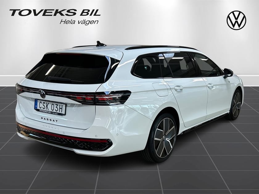 Bild 3 av Volkswagen Passat Variant eHybrid 272 DSG6 R-LINE