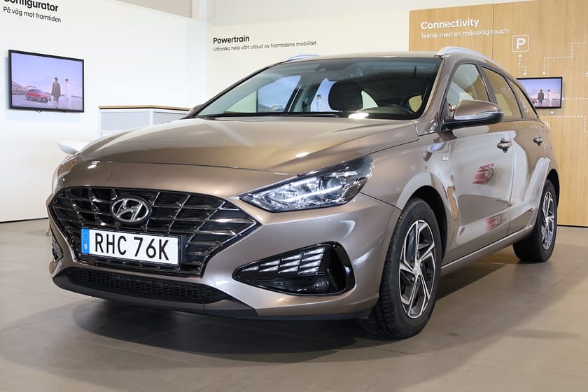 Bild 1 av Hyundai i30 Kombi 1,0 T-GDi 120hk MHEV Essential Aut Kamera