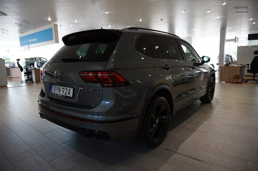 Bild 5 av Volkswagen Tiguan Allspace 5-sätes 2.0 TDI 200 DSG7 4M R-Line Black