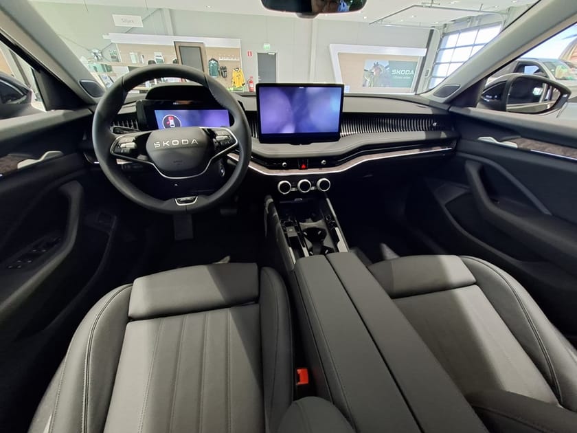 Bild 4 av Škoda Superb iV Kombi L&K 1,5 TSI 204 HK 6 VXL DSG