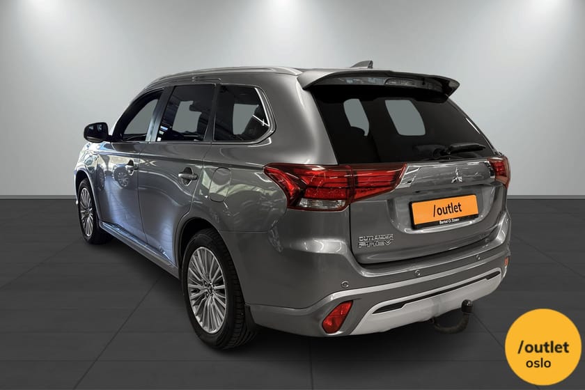 Bilde 3 av Mitsubishi Outlander PHEV 4x4 Instyle+ | 360 kamera | Skinn | ACC | EU 2028