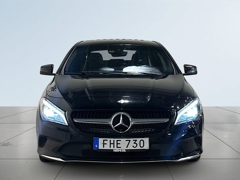 Bild 2 av Mercedes-Benz CLA 200 d 4MATIC 7G Urban Line Drag Pvärm Kamera S/V-hjul