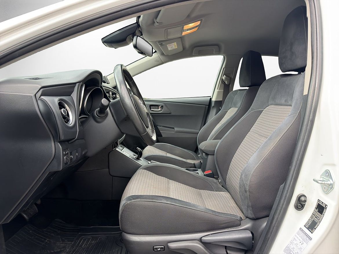 Toyota Auris Hybrid, bild 9 av 16