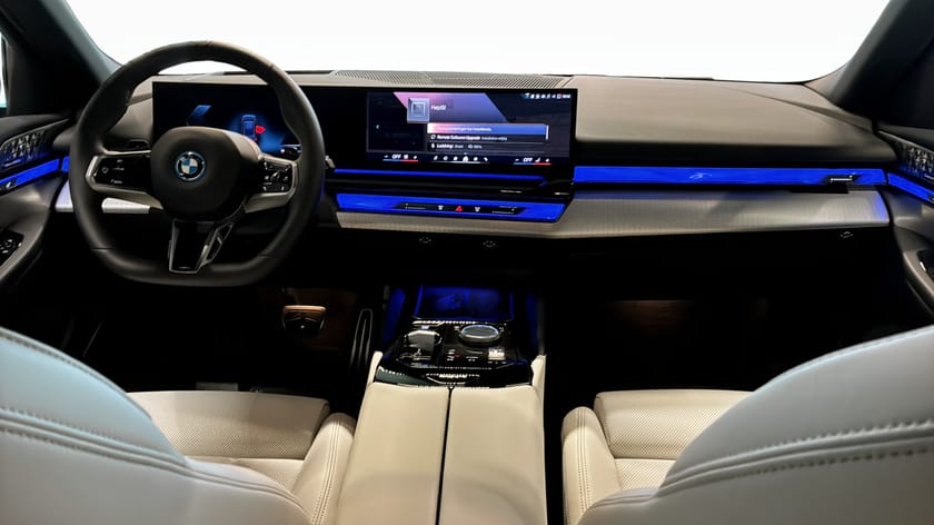 Bild 4 av BMW 530e xDrive Touring M Sport Business Drag Bowers & Wilkins