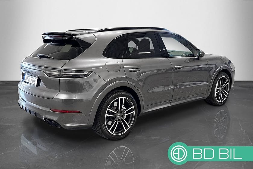Bild 4 av Porsche Cayenne Turbo 550HK / PANORAMA / CHRONO / PDLS+ / SVENSKSÅLD