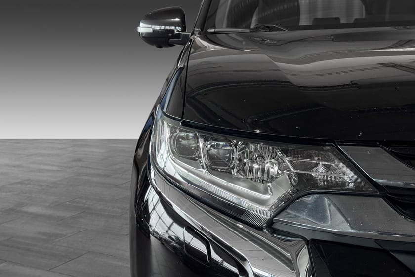 Bilde 3 av Mitsubishi Outlander PHEV INSTYLE+ | KROK | 360° | ROCKFORD | SKINN | NAVI | LED