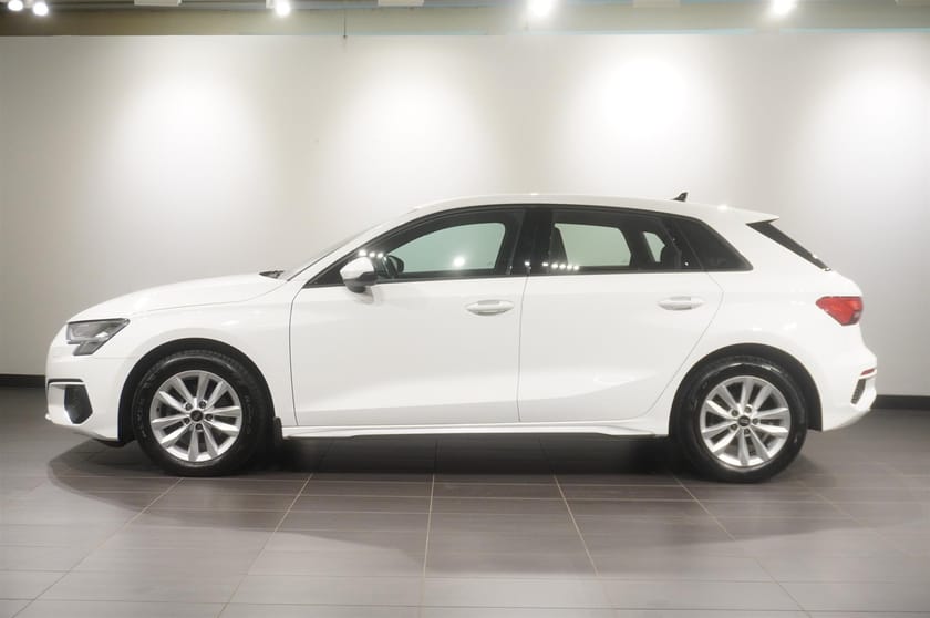Bild 3 av Audi A3 Sportback 35 TFSI Proline Automat CarPlay Farhållare