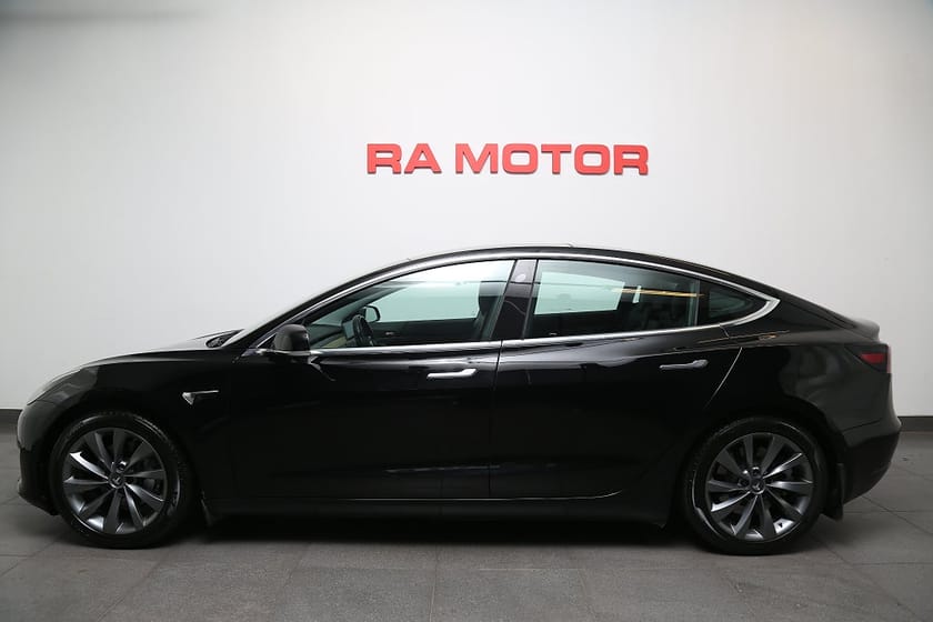 Bild 2 av Tesla Model 3 Long Range AWD | Pano | B-Kamera | Skinn |