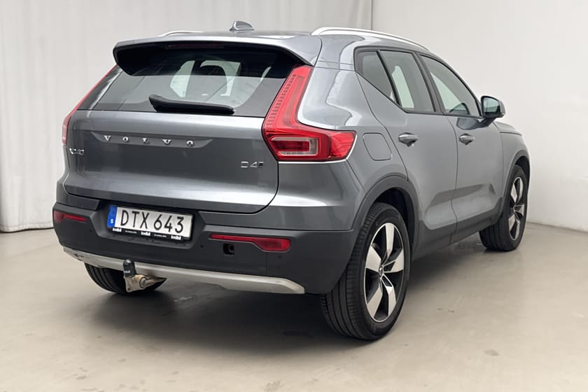 Bild 3 av Volvo XC40 D4 AWD (190hk) Momentum Läder Värmare Drag