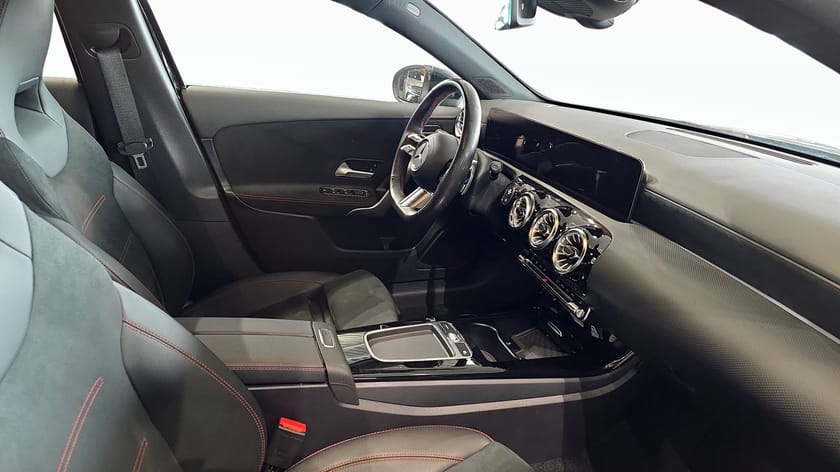 Bild 3 av Mercedes-Benz A 200 | AMG Line |
