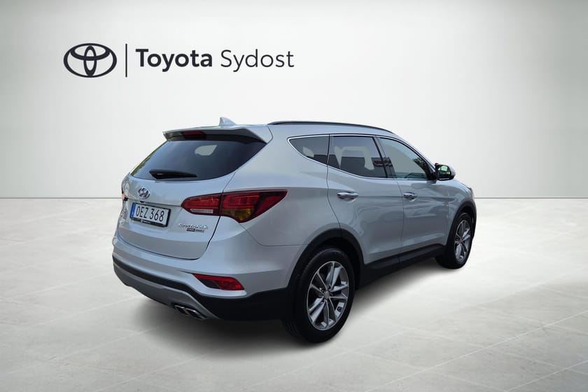 Bild 2 av Hyundai Santa Fe 360°-kamera, helskinnsinredning, parkeringssensorer fram och bak, ventilerade och uppvärmda stolar fram
