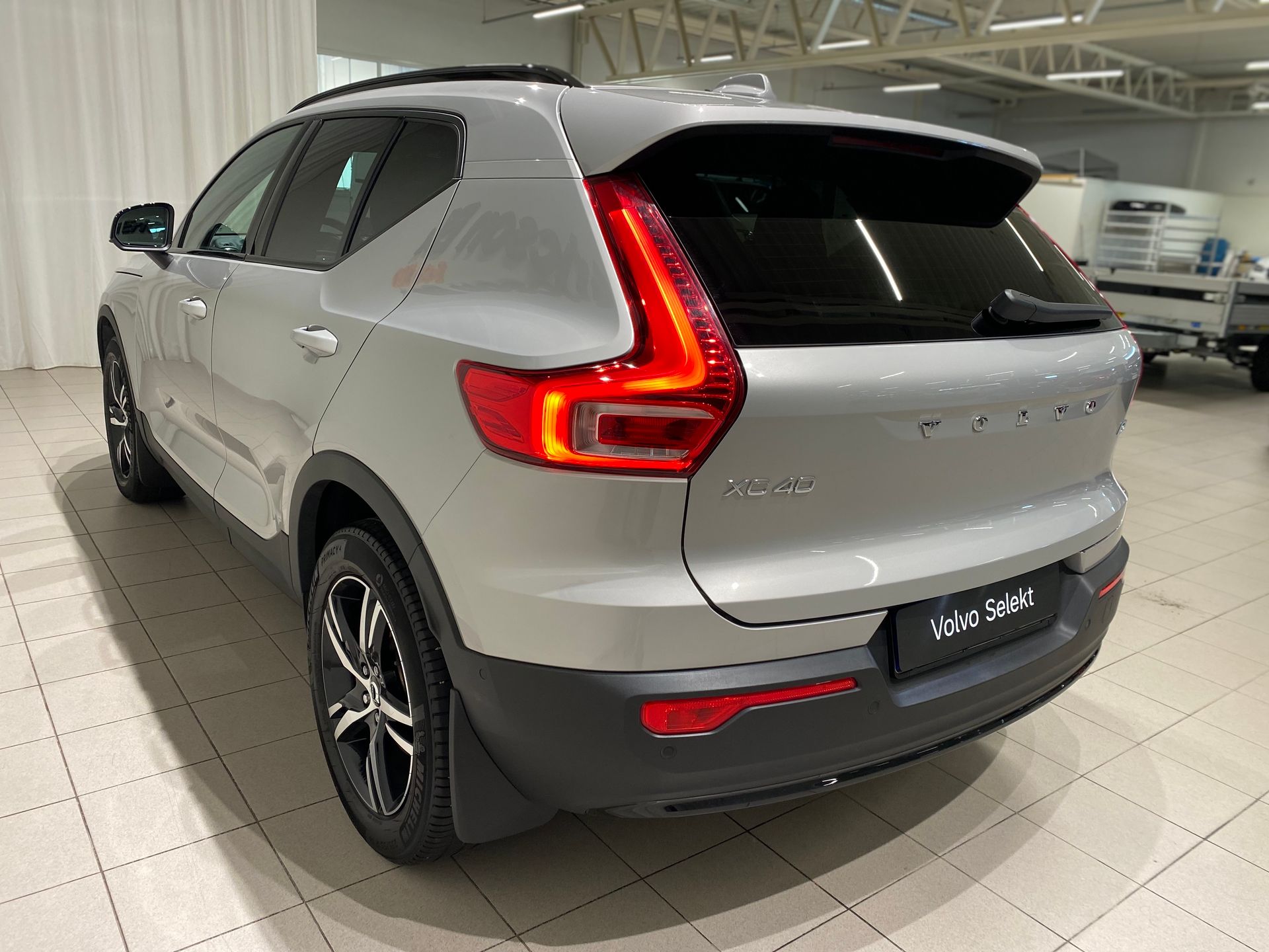 Volvo XC40 B3 FWD Bensin Plus Dark 2025, bild 7/10