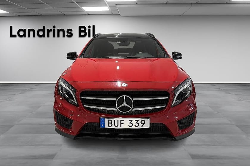 Bild 2 av Mercedes-Benz GLA 220 d 4MATIC AMG Line Värmare Harman Panorama