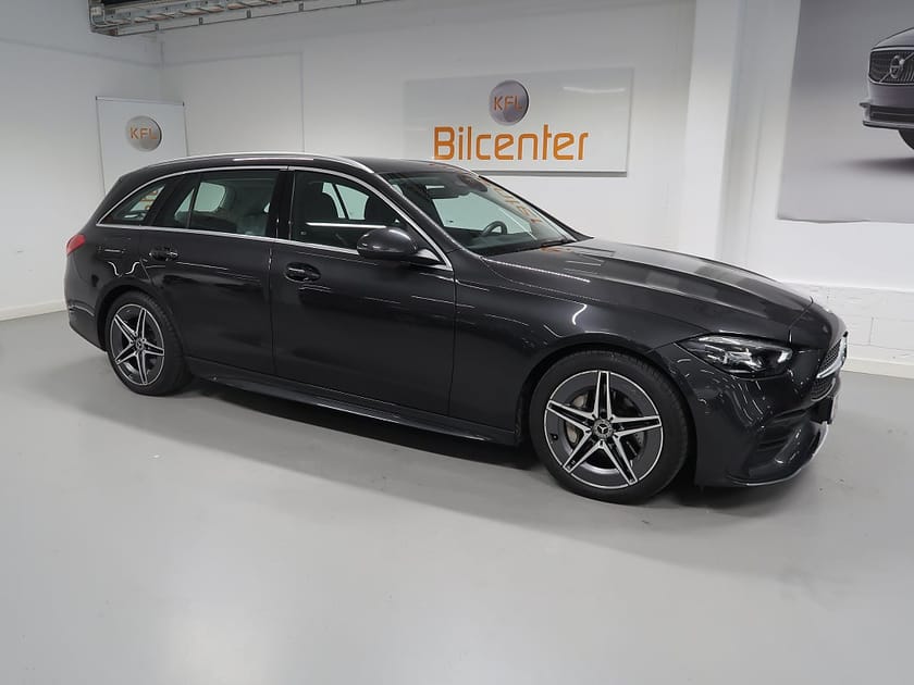 Bild 4 av Mercedes-Benz C 220 T d AMG Line V-Däck ingår Focal-Navi-Kamera-Cockpit