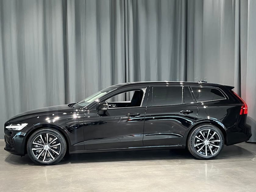 Bild 2 av Volvo V60 T6 Plus Dark Nordic Edition Lagerbil Redo för Omg Leverans