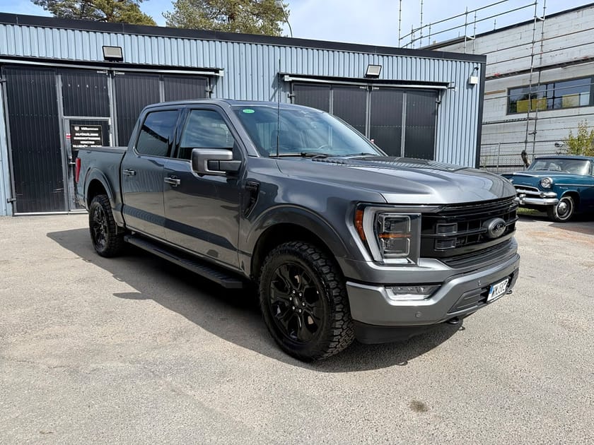 Bild 1 av Ford F-150 SuperCrew Lariat Black  5.0 V8  4x4