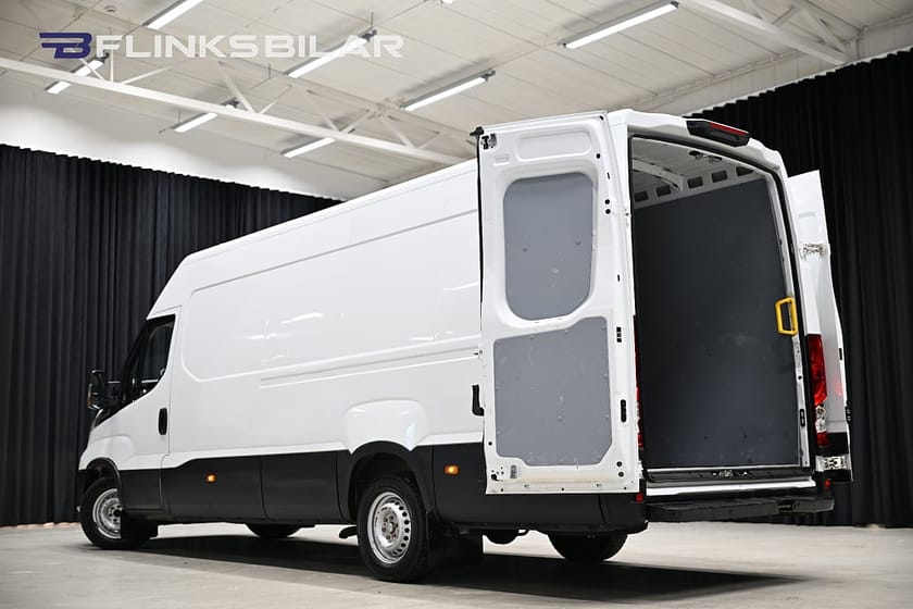 Bild 4 av Iveco Daily 35-140 Van 2.3 136HK XXL-Skåp Automat|Webasto|3.5ton-drag|Leasbar