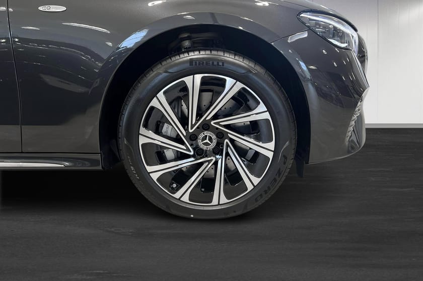 Bild 4 av Mercedes-Benz E 400 e 4MATIC SEDAN AMG ADVANCED EDITIO