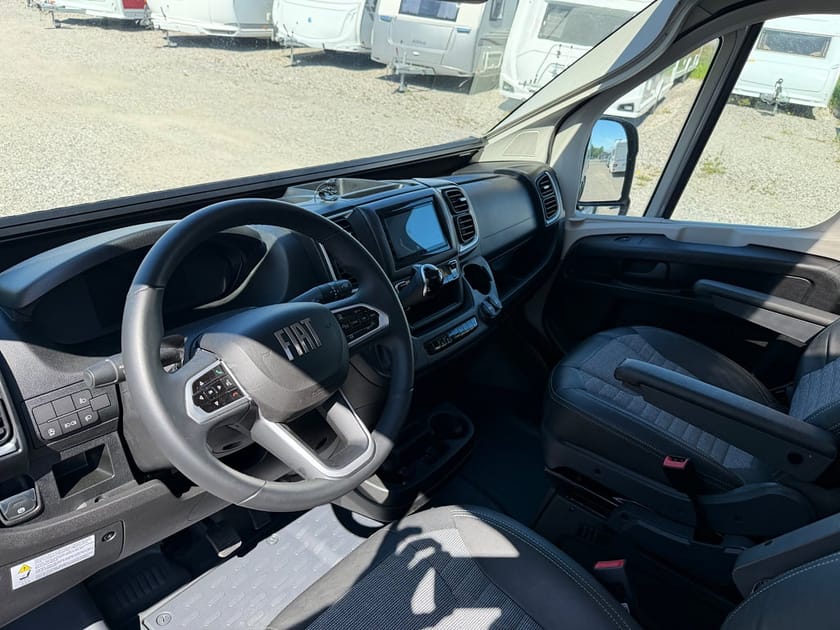 Bild 3 av Adria Mobil Twin 640 Supreme SLB * 39 mil & Truma diesel *