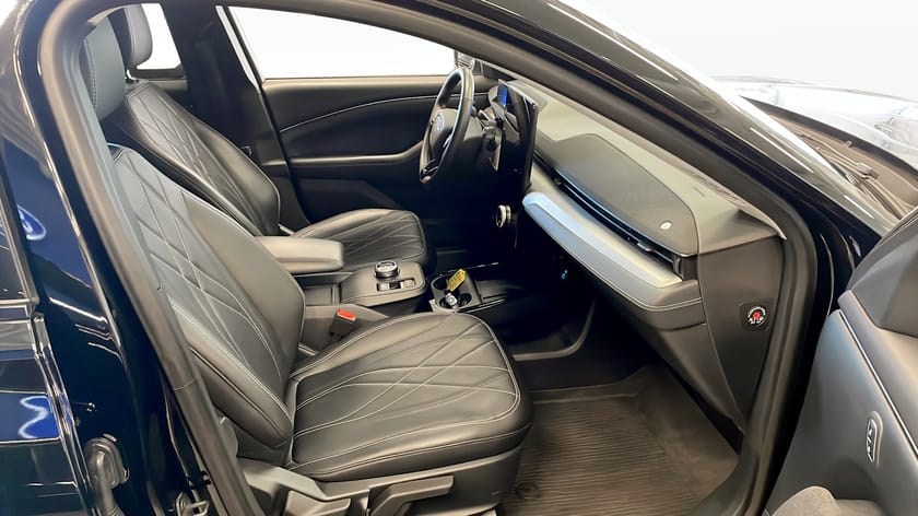 Bild 3 av Ford Mustang Mach-E Standard Range RWD TEKNIKPAKET