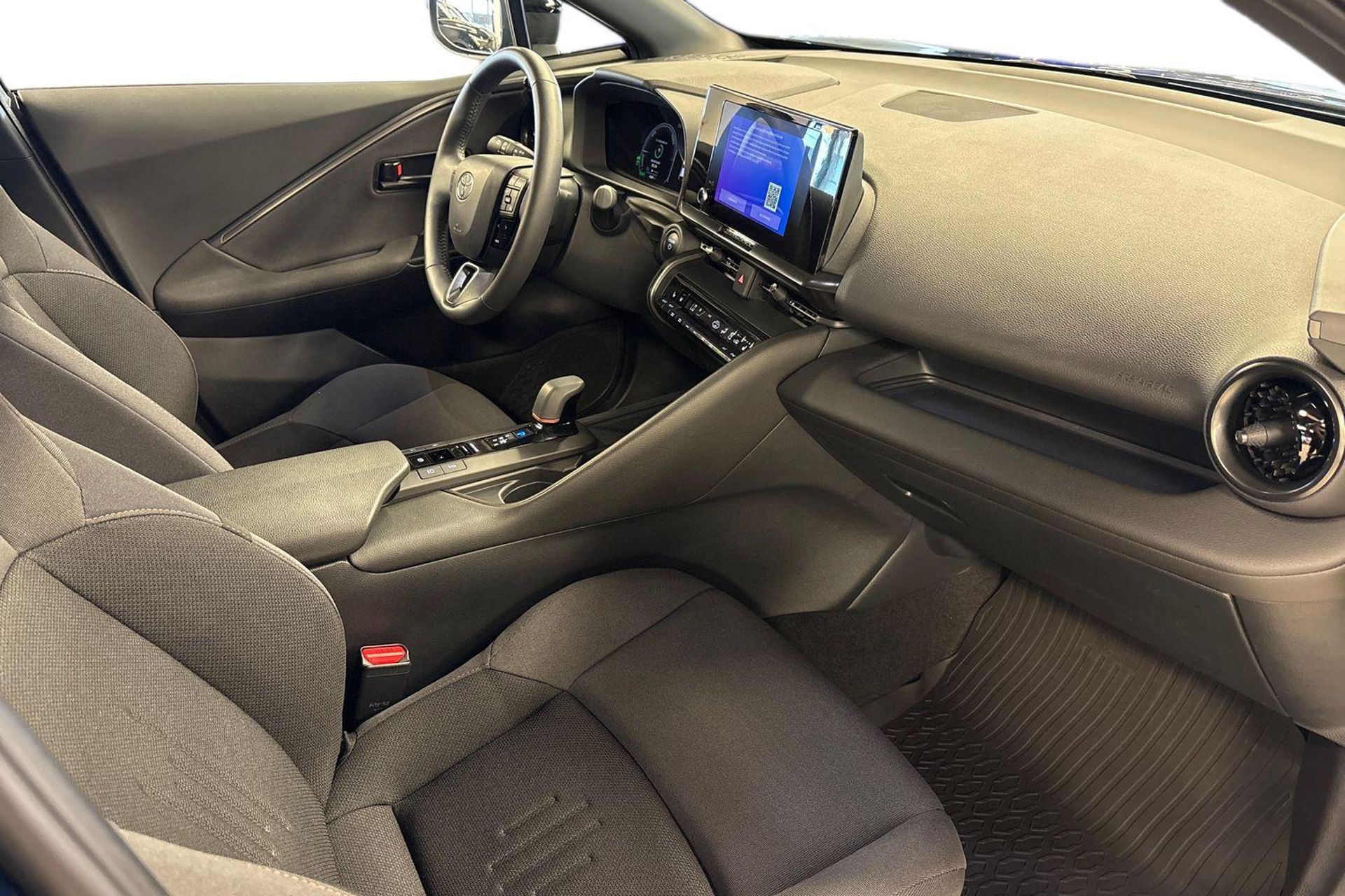 Toyota C-HR Hybrid Active 2025, bild 7/10
