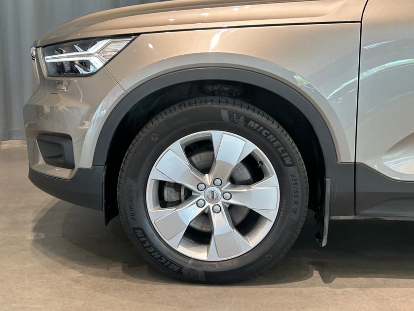 Bild 5 av Volvo XC40 B4 FWD Bensin Mom Adv Navi Pro Edt *DRAG/V-HJUL*