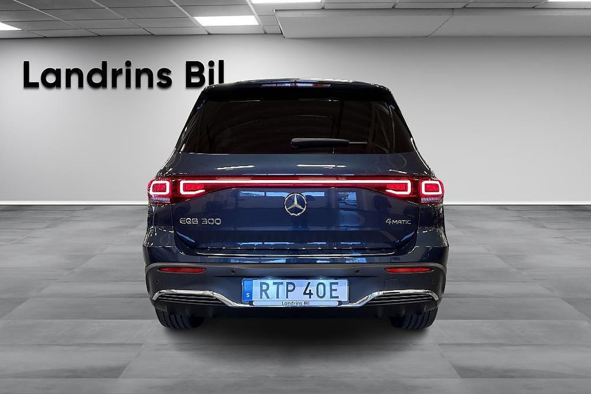 Mercedes-Benz EQB 2023, photo 5/10