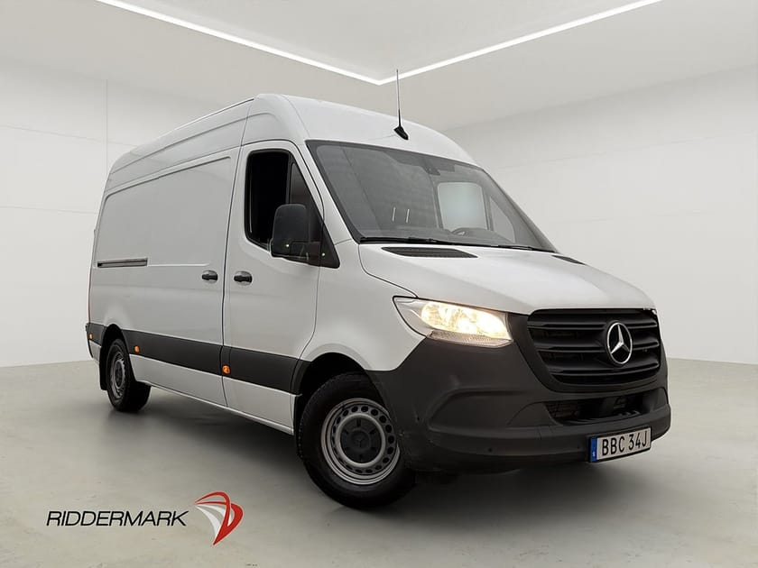 Bild 1 av Mercedes-Benz Sprinter 315 CDI RWD Panel Van L2H2 Värmare Kamera CARPLAY Moms