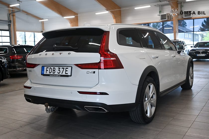 Bild 4 av Volvo V60 Cross Country D4 AWD Momentum Värmare Drag 190hk