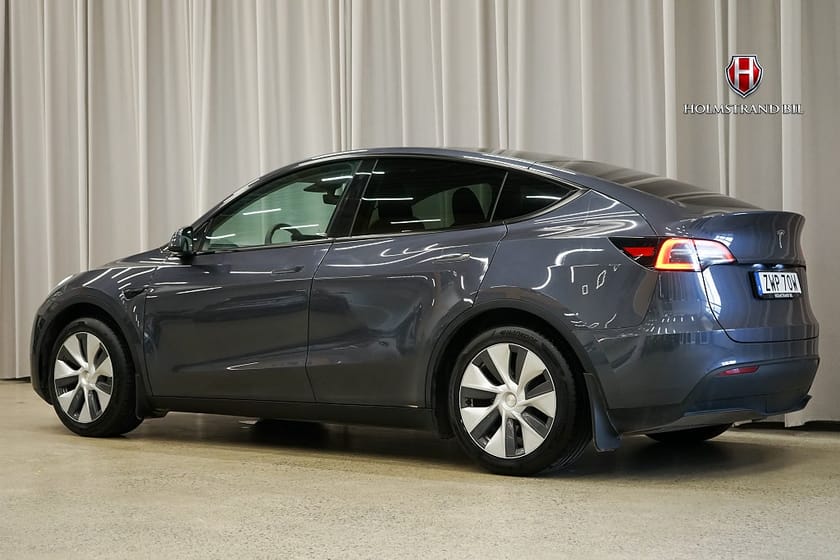 Bild 5 av Tesla Model Y Standard Range RWD Drag Värmepump Rattvärme MOMS