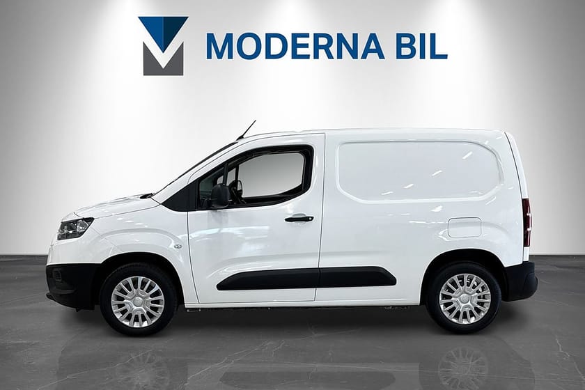 Bild 2 av Toyota ProAce City 1.5D 130hk Aut Drag Värmare B-kamera  3-sits Nybes