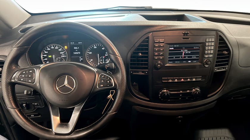 Bild 4 av Mercedes-Benz Vito 116 CDI 2.8t LÅNG Backkamera / Kupévärmare / Dubbla skjutdörrar