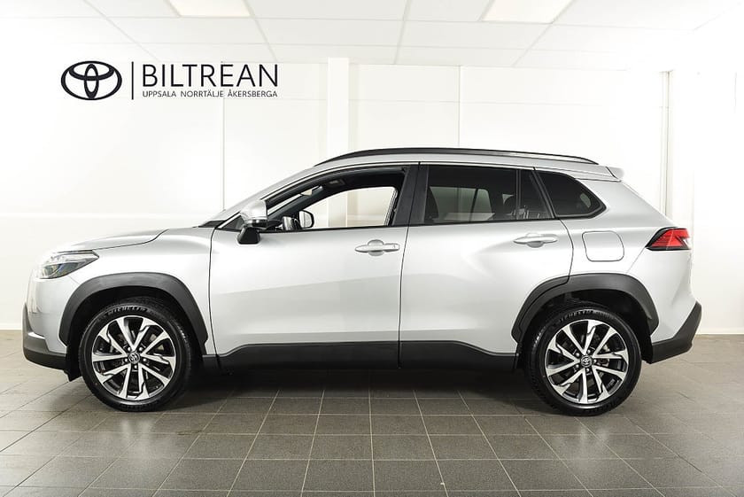 Bild 3 av Toyota Corolla Cross Hybrid AWD-i Elhybrid AWD Style Drag Backkamera