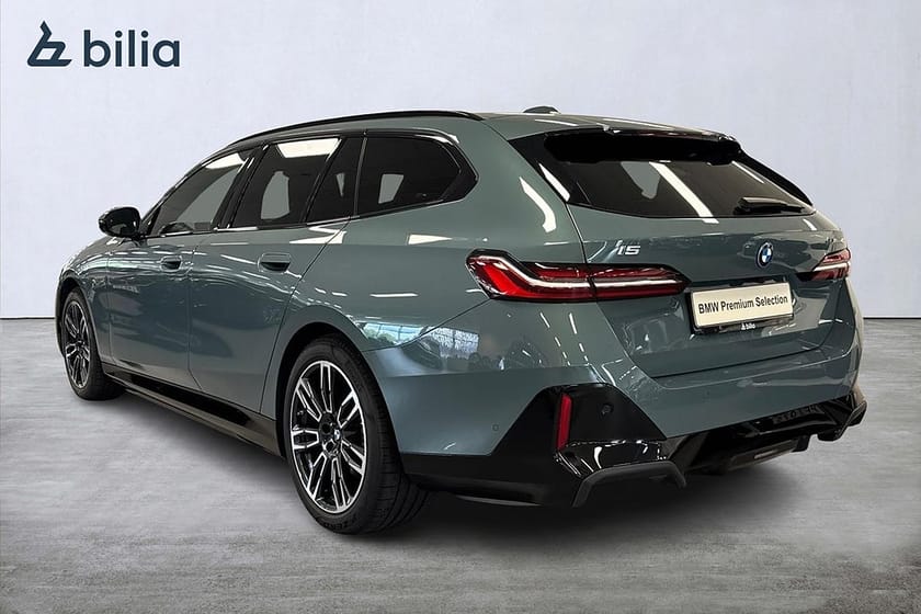 Bild 2 av BMW i5 xDrive40 Touring xDrive 40 M-sport | Drag | Backkamera | H&K