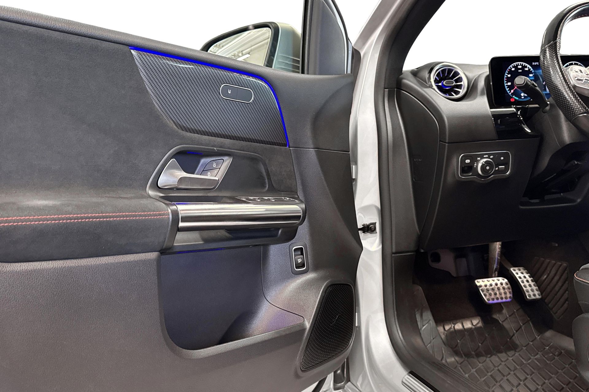 Mercedes-Benz B 200 d AMG 2021, bild 6/10