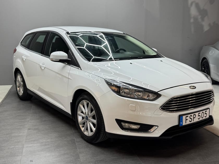 Bild 2 av Ford Focus Kombi 1.0 EcoBoost Titanium