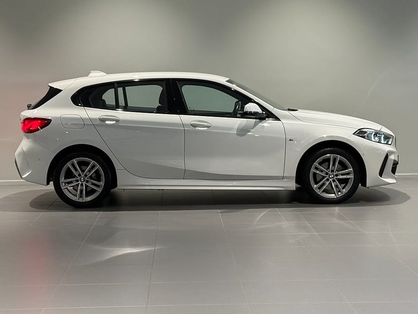 Bild 3 av BMW 118i 118 M Sport Aut Adpt Farth ParkAssist Rattvärme LED 17"