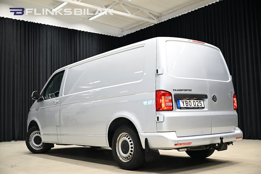 Bild 4 av Volkswagen Transporter DSG 140HK L2|Inredd|Drag|Värmare|PDC|Uppvärmt-skåp|Moms