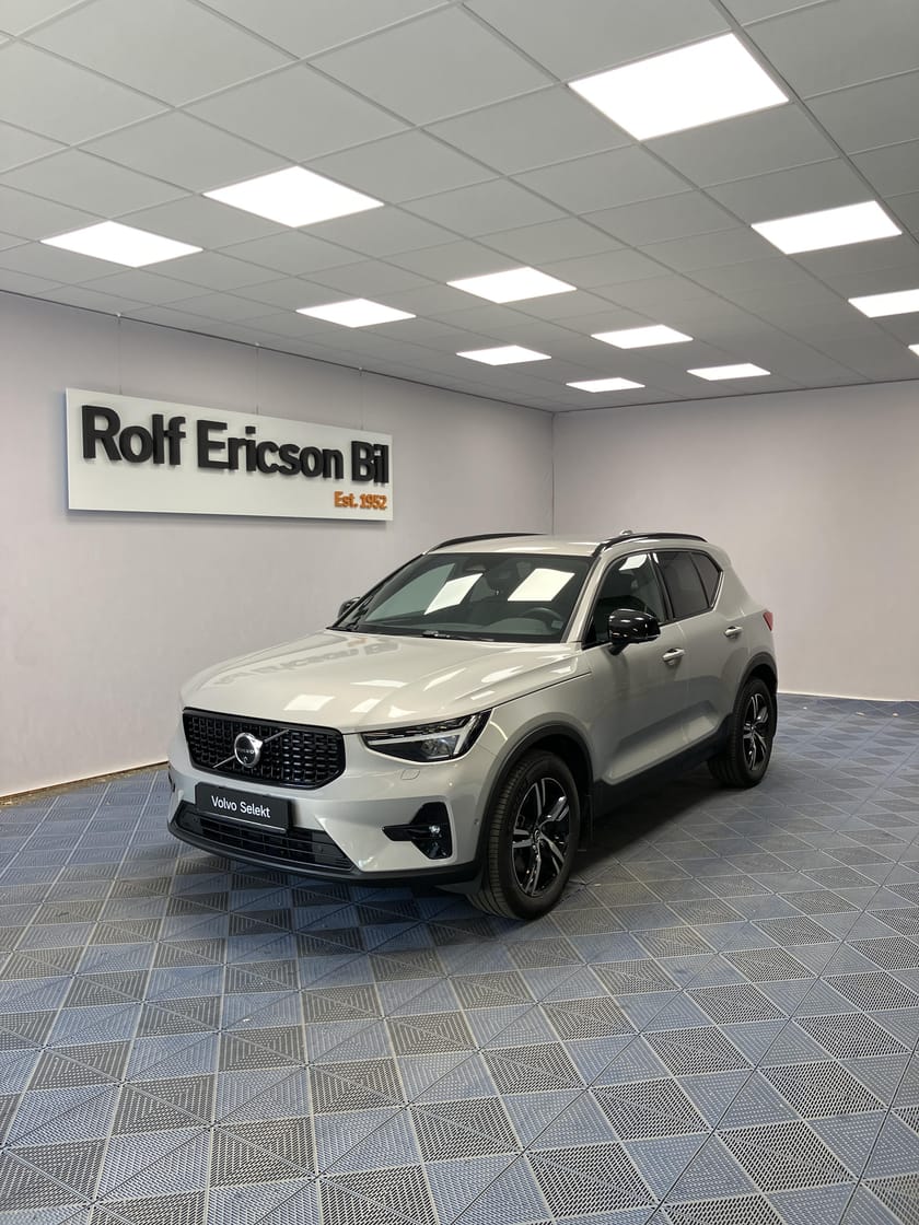 Bild 1 av Volvo XC40 B3 FWD Bensin Plus Dark