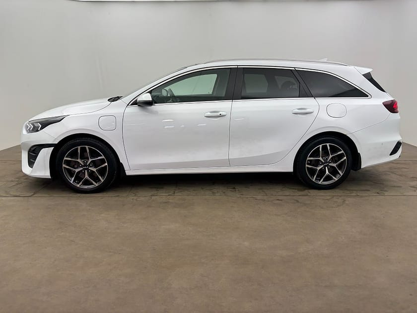Bild 3 av Kia Ceed Sportswagon Plug-in Hybrid SW DCT Adv Plus Panorama Läder Kamera Moms