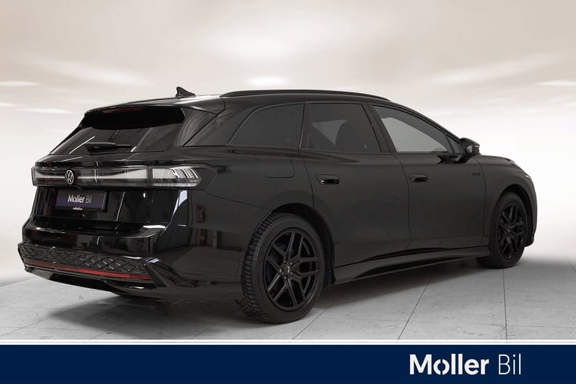 Bilde 2 av Volkswagen ID.7 GTX Tourer