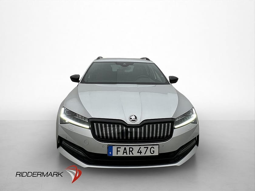 Bild 2 av Škoda Superb iV Kombi Skoda 1.4 Plug-in hybrid 218hk Värmare Kamera Drag