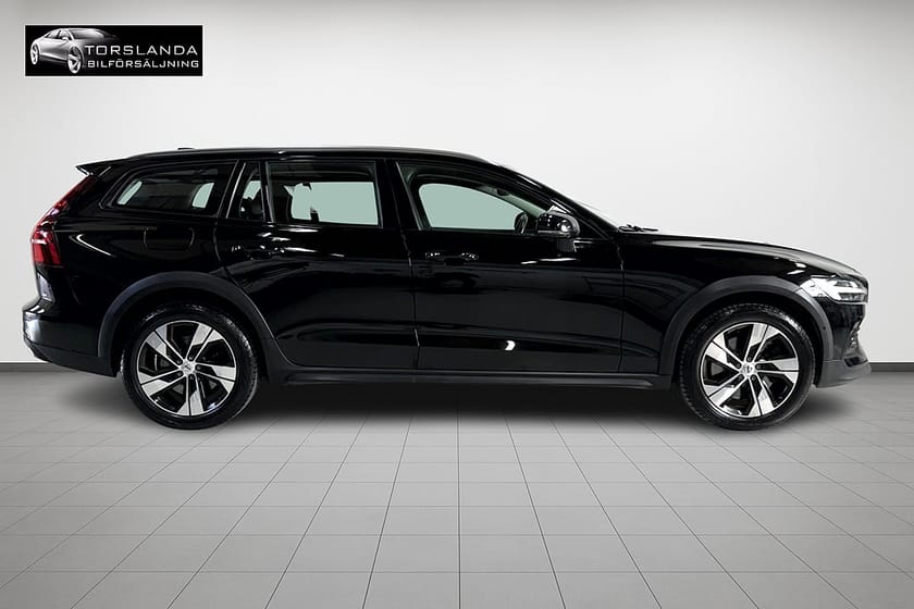 Bild 5 av Volvo V60 Cross Country D4 AWD 190 Auto Skinn HUD B-Kamera GPS Krok