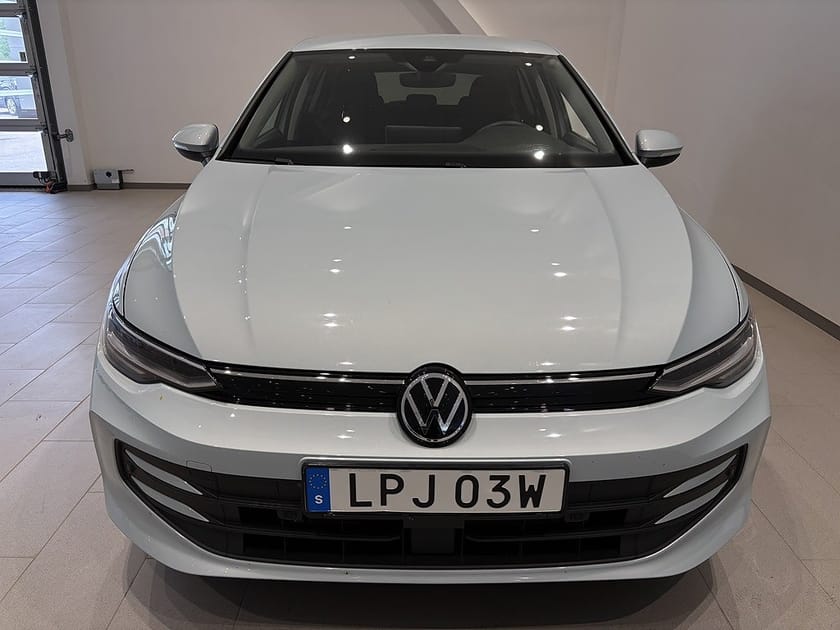 Bild 2 av Volkswagen Golf 1.5 eTSI 150hk, Edition, Backkamera, Värmare