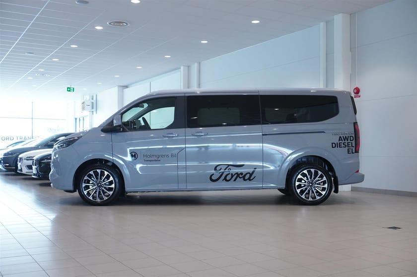 Bild 3 av Ford Tourneo Custom 340 Plug-in Hybrid Titanium X 340l LWB 2.5l PHEV 227hk CVT AT FWD Bensin
