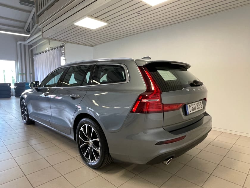 Bild 4 av Volvo V60 D4 Momentum Advanced SE II Drag Nav Backkamera