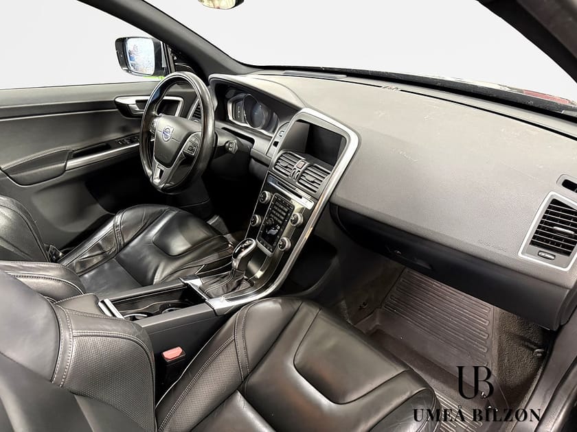 Bild 5 av Volvo XC60 D4 AWD Geartronic R-Design Panoramatak!