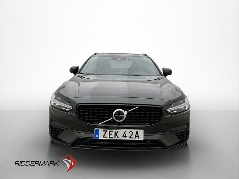 Bild 2 av Volvo V90 Recharge T8 AWD R-Design B&W Pano Värm Drag 360°