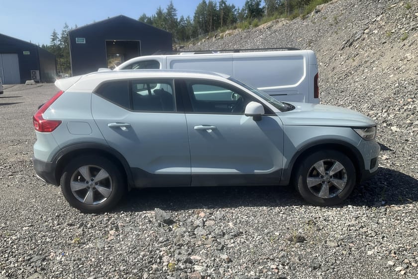 Bild 3 av Volvo XC40 D3 2WD (150hk) Momentum Reparationsobjekt